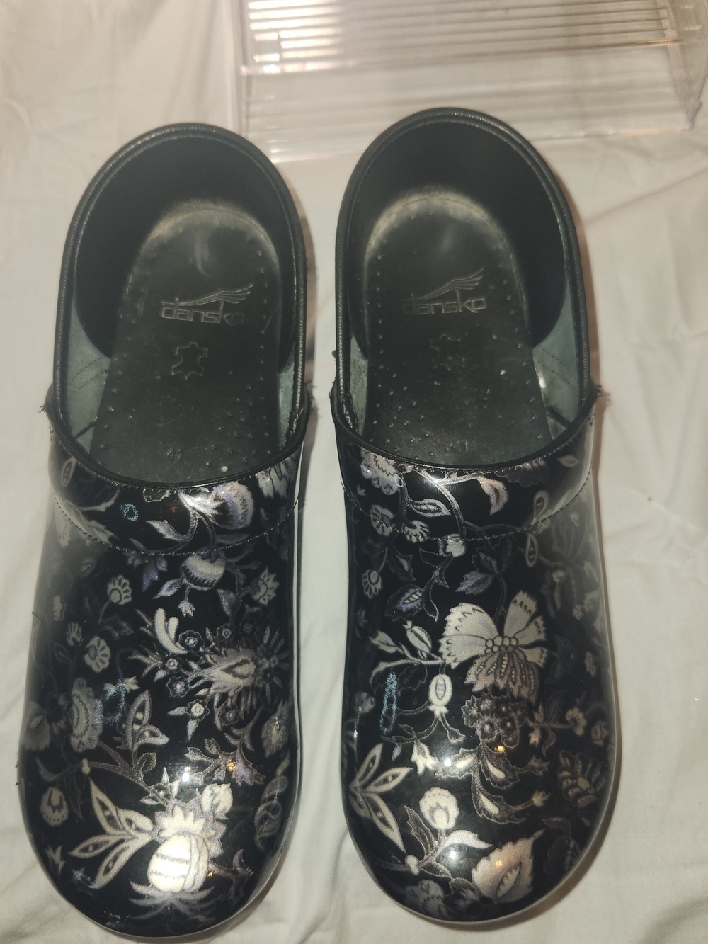 Dansko Women's Floral Patent Black Clogs Nurse Medical Size 41/10 Comfy
